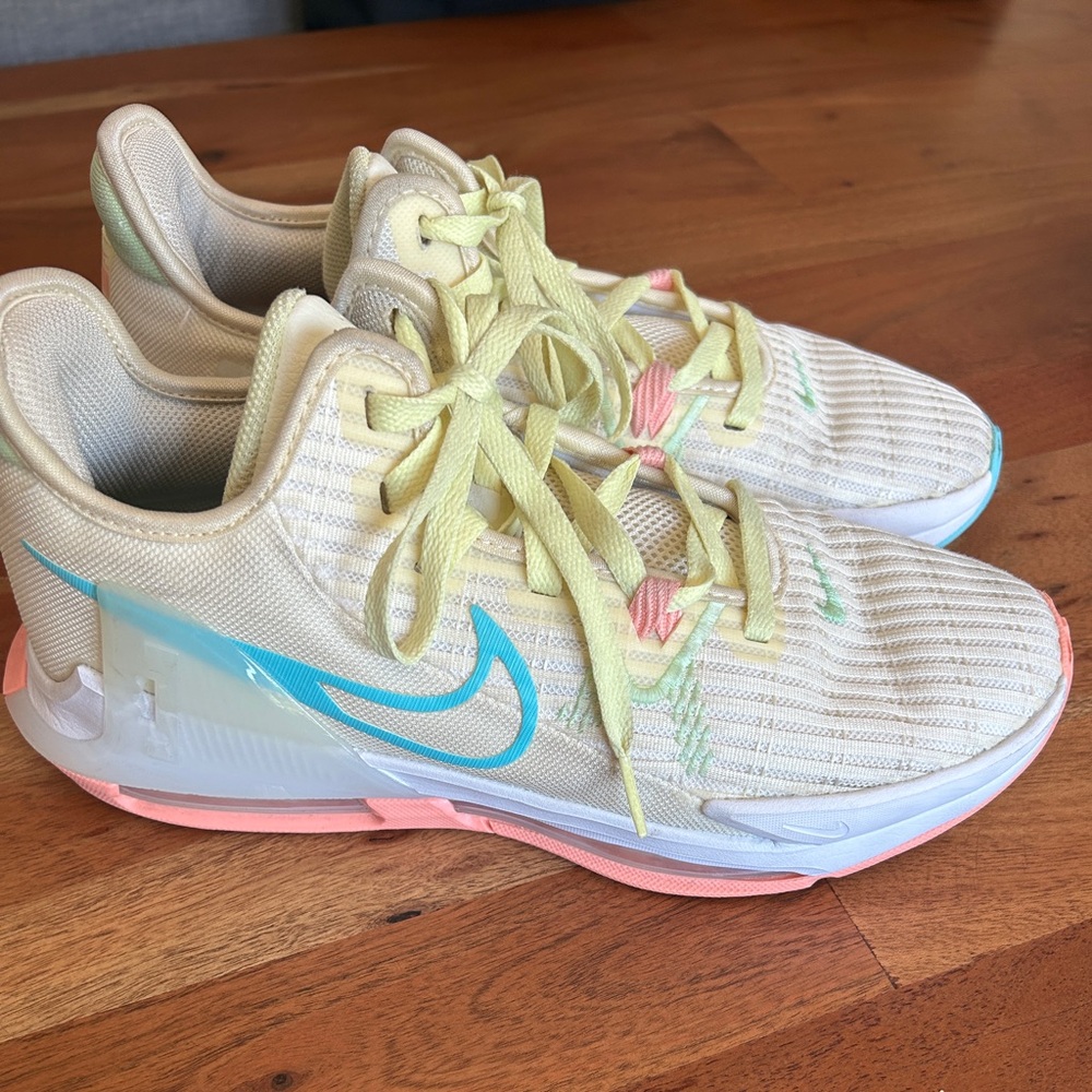 Men’s Lebron Easter Witness 6 Basketball Shoes